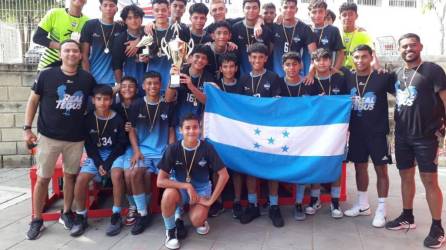 Los hondureños lograron el campeonato de forma invicta debido a que ganaron los seis partidos que disputaron en el Mundialito.