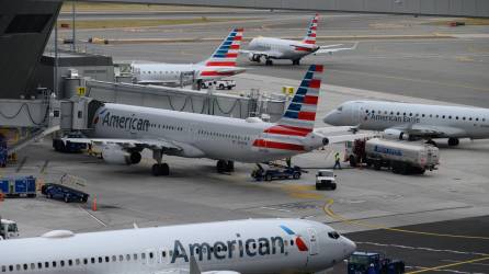 Más de 6,000 vuelos fueron cancelados o retrasados afectando a miles de pasajeros este miércoles en Estados Unidos.