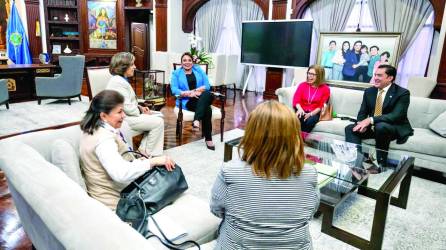El 25 de abril, la presidenta Castro recibió a la titular del Cohep, Anabel Gallardo, acordando el Consejo de Competitividad.