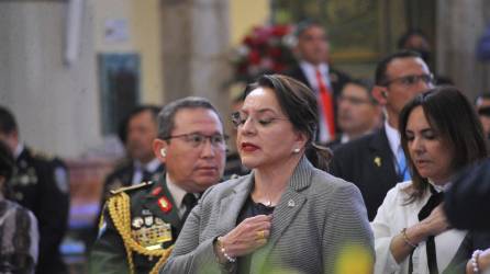 La presidenta Xiomara Castro en la misa en honor a la Virgen de Suyapa.