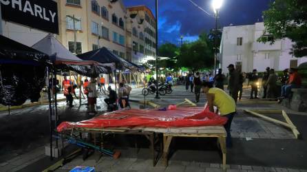 El parque central de esta ciudad permanecerá cerrado por más de 45 días porque la municipalidad lo remodelará. Fotos Melvin Cubas y Yoseph Amaya.