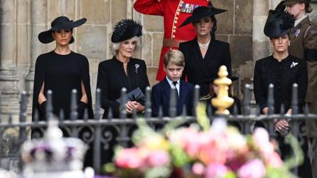 El funeral de Estado de la reina Isabel II estuvo marcado por símbolos hasta en los atuendos que lucieron las mujeres de la monarquía británica, lideradas por la princesa de Gales, Kate Middleton.