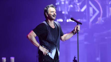 El cantante guatemalteco Ricardo Arjona conquistó a los sampedranos en el concierto que ofreció en el estadio Francisco Morazán.