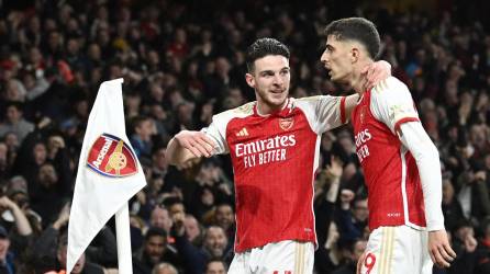 Arsenal se ‘roba’ el liderato y advierte al Liverpool-City en la Premier