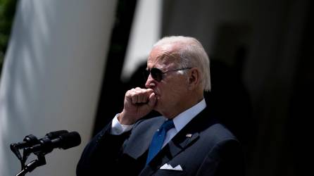 Biden tiene una leve tos de la que se recupera tras dar nuevamente positivo de covid 19.