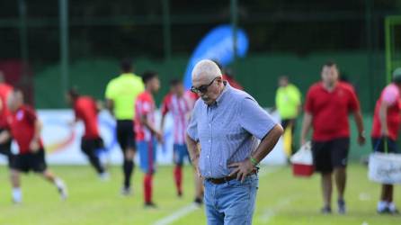 Manuel Keosseián y su Marathón perdieron 3-1 ante Olimpia en la semifinal de ida del Apertura 2022.