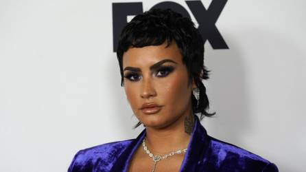 La cantante estadounidense Demi Lovato ha estado en medio de la polémica debido a sus experiencias paranormales y declaraciones sobre los extraterrestres, sin embargo, esta vez causó controversia al asegurar que había dado un concierto para ¡fantamas! Con información de El Heraldo de México