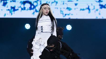 La artista argentina Nicki Nicole se presenta durante el 62º Festival Internacional de la Canción de Viña del Mar en Chile.