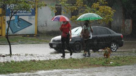 Cenaos-Copeco señaló que en el resto de departamentos se registrarían lluvias y chubascos de moderados a fuertes, acompañados de tormentas eléctricas.