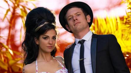 Marisa Gabrielle Abela y Jack O’Connell protagonizan “Back to Black”, la cinta sobre Amy Winehouse.