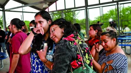 Tras la tragedia, México,Estados Unidos, Guatemala y Honduras prometieron apoyar a sobrevivientes y familias de las víctimas, además de investigar para llevar a los responsables ante la justicia. Fotos AFP/EFE