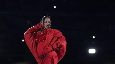 La cantante de Barbados reveló su embarazo a su manera: el pasado febrero, en un concierto durante la Super Bowl en el State Farm Stadium de Glendale, Arizona