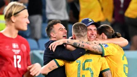 Australia se clasificó por segunda vez en su historia a octavos de final de un Mundial.