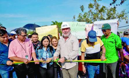 <b>Ayer se colocó la primera piedra y la empresa PDI comenzará a trabajar en el proyecto.</b>