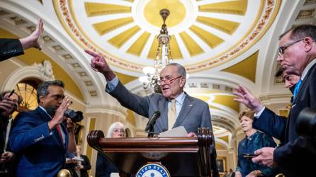 El Senador demócrata Chuck Schumer, comunicó que ya no es necesario aplicar un código de vestimenta no escrito dentro de la Cámara Alta.