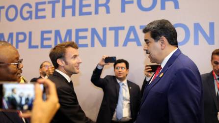 Macron y Maduro se encontraron durante la cumbre climática de la ONU que se celebra en Egipto.