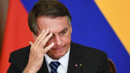 Una comisión investigadora del Senado brasileño recomendó imputar al presidente Jair Bolsonaro por diez delitos durante la gestión de la pandemia.