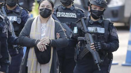 Honduras extraditó este martes hacia Estados Unidos a Herlinda Bobadilla, de 61 años, lideresa de un clan de presuntos narcotraficantes, que será sometida a juicio en una corte de Virginia.