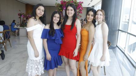 Valeria Sabillón, Larissa Molina, Melody Gonzáles, Fabiola Molina y Daniela Sanzio