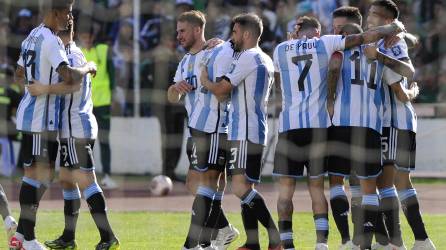 La selección de Argentina visitó este martes a Bolivia por la segunda fecha de las eliminatorias sudamericanas rumbo al Mundial de 2026.