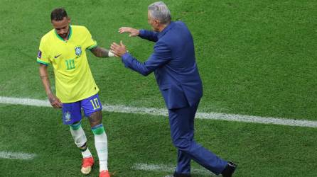 Tite lanzó información sobre la evolución de Neymar, quien se lesionó en el primer partido de Brasil en el Mundial de Qatar.