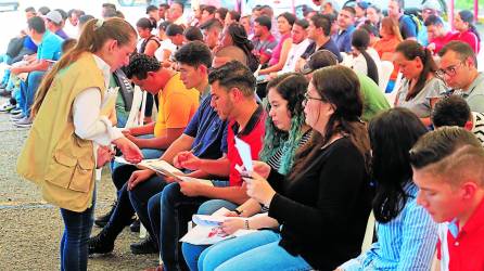 La mayoría de los solicitantes son jóvenes que aplican en al menos tres empresas. Foto: M. Cubas.