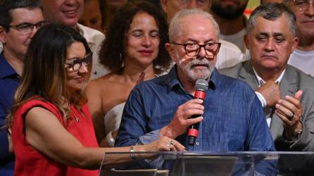 El presidente electo del izquierdista Partido de los Trabajadores (PT), Luiz Inácio Lula da Silva, habla después de ganar la segunda vuelta de las elecciones presidenciales, en Sao Paulo, Brasil, el 30 de octubre de 2022.