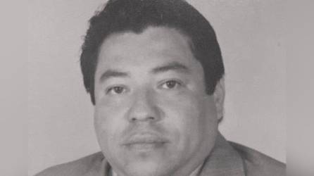 Fue jefe de redacción del diario El Nuevo Día, que se editaba en San Pedro Sula, y columnista de diario La Tribuna, de Tegucigalpa.