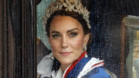 La princesa de Gales, Kate Middleton, futura reina del Reino Unido, acaparó la atención mediática en la coronación de Carlos III, en la que realizó un sutil homenaje a su fallecida suegra, la princesa Diana.