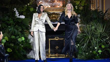 La actrices colombianas Natalia Ramirez y Lorna Cepeda presentaron creaciones durante un desfile de lanzamiento de la ‘Colección Hugo Lombardi’, protagonista principal de la telenovela latinoamericana ‘Ugly Betty’ o ‘Betty, la fea’. se trató de un desfile organizado por Amazon Prime, al margen de la Semana de la Moda de París, en el Shangri-la en París el 27 de febrero.