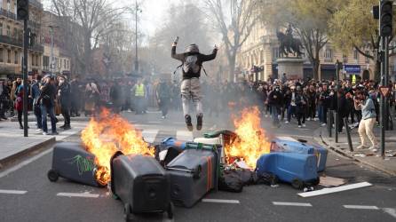 Las violentas manifestaciones en París cumplen una semana este jueves contra la reforma de pensiones.