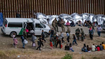 El afgano fue detectado entre un grupo de migrantes que se entregaron a las autoridades fronterizas en California.