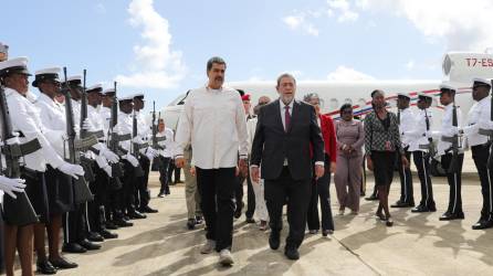 Maduro llegó hoy a San Vicente y las Granadinas para reunirse con el mandatario de Guyana.