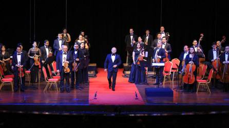 Foto de archivo de La FIL durante el concierto “Los Tres Tenores” en el Teatro José Francisco Saybe.