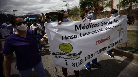Los medicos sampedranos protestaron este año en Tegucigalpa por la precaria situación del sistema sanitario y falta de trabajo