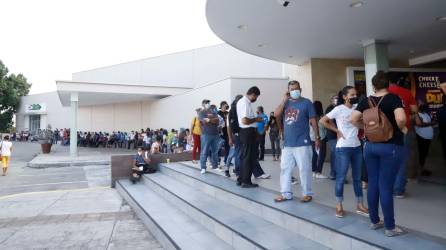 En Tegucigalpa desde hace varios días la entrega del DNI no se ha realizado debido a la protesta de los empleados por la falta de pago.