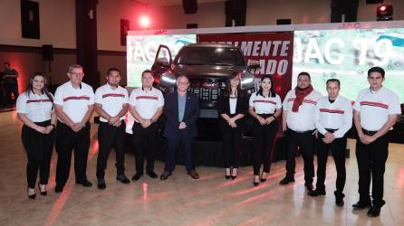 JAC Motors Honduras realizó un fino cóctel en el Centro de Convenciones de Expocentro para presentar a sus clientes potenciales la nueva propuesta automovilística, el pick up T9 automático, el nuevo estándar de eficiencia y comodidad en vehículos comerciales y familiares.