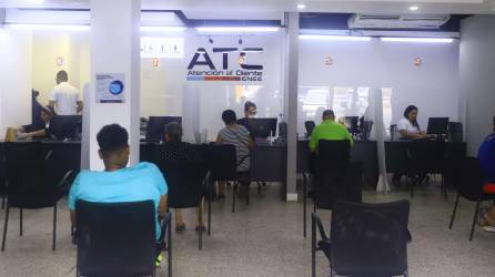 Las oficinas de atención al cliente, ahora de la Enee, permanecen en barrio Guamilito y en bulevar del norte.