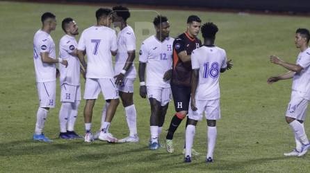 La Selección de Honduras perdió 2-1 ante Curazao por la Liga de Naciones de Concacaf y las redes sociales explotaron tras la caída de la H. Un exfutbolista solicitó la ayuda del Gobierno