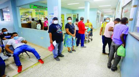 Luego de 36 días de protestas en el hospital de El Progreso, las atenciones a los pacientes en el centro asistencial se reanudaron ayer. Fotos: Moisés Valenzuela.