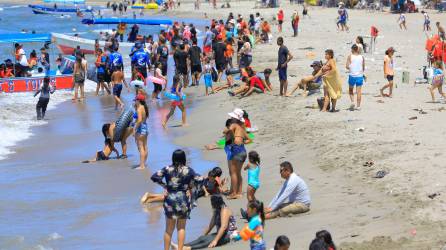 <b><span class=mln_uppercase_mln>Destino.</span></b> Tela es una de las playas más visitadas durante Semana Santa.