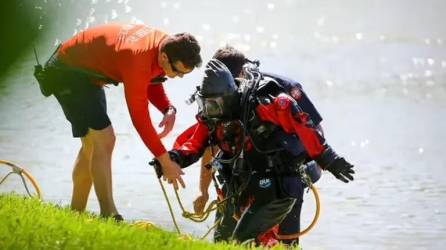 La Policía local informó que el cuerpo del menor fue encontrado en la boca de un caimán en el lago Maggiore, en el sur de la ciudad.