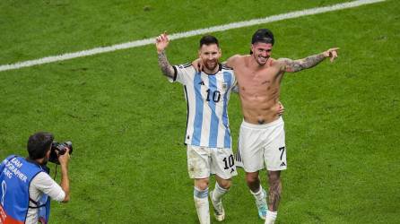 Rodrigo De Paul es catalogado como un “guardaespaldas” de Lionel Messi en la Selección de Argentina ya que siempre aparece al lado de “La Pulga”. ¿Por qué casi nunca se separan?