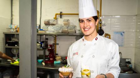 La chef Daniela Piaggio en el Restaurante Lima 51, donde lidera el área de pastelería.