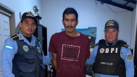Agentes de la DPI capturaron en flagrancia a Carlos Orlando Velásquez, sospechoso de matar a Gregorio Pineda en Copán Ruinas.