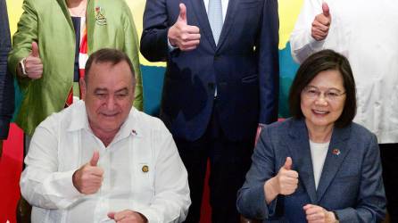 Giammattei se reunió con la presidenta taiwanesa, Tsai Ing-wen, durante su visita a Taipéi.