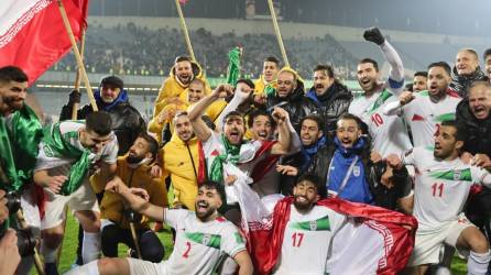 La plantilla de Irán celebró por todo lo alto el pase al Mundial de Qatar 2022.