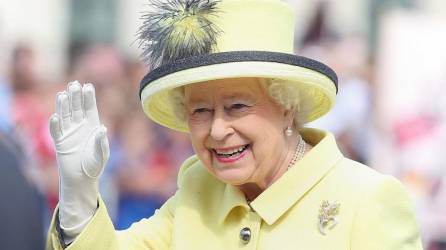 La recién fallecida Isabel II ostenta el récord del segundo reinado más largo de la historia. (Photo by John MACDOUGALL / AFP)