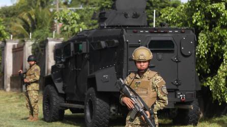 El presidente de El <b>Salvador</b>, Nayib Bukele, impuso desde el martes un cerco militar y policial en el departamento central de Cabañas, en una nueva ofensiva de su “guerra” contra las pandillas iniciada en marzo de 2022.