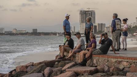 En Puerto Vallarta, México, trabajadores de hotel son presionados para que filtren información de los huéspedes al cártel.